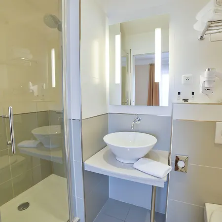 Mercure Centre Le Grand מלון באיון