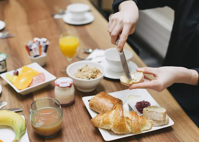 Mercure Centre Le Grand מלון באיון