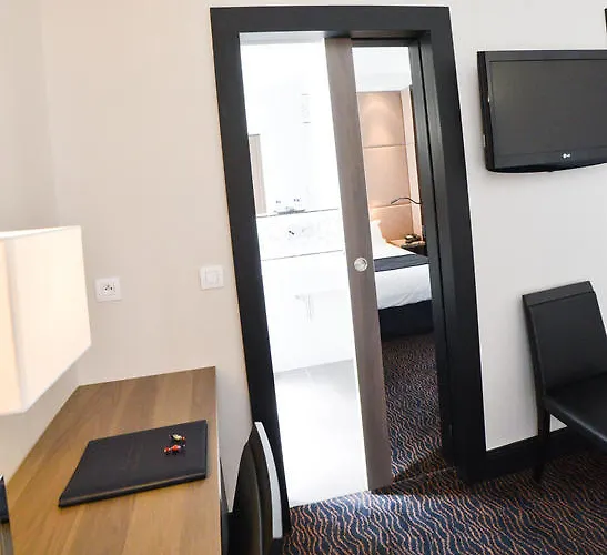 オテル メルキュール サントル ル グランド ホテル バイヨンヌ